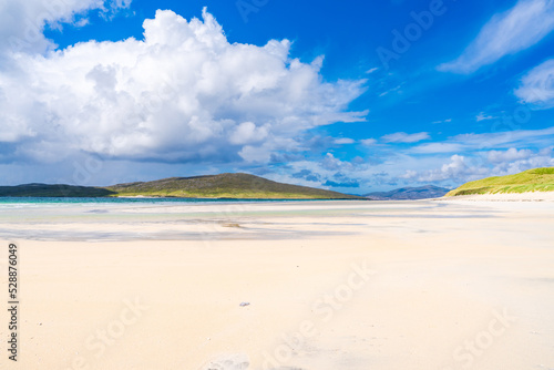 Fototapeta Naklejka Na Ścianę i Meble -  Luskentyre Sands beach on the Isle of Harris, Scotland, UK