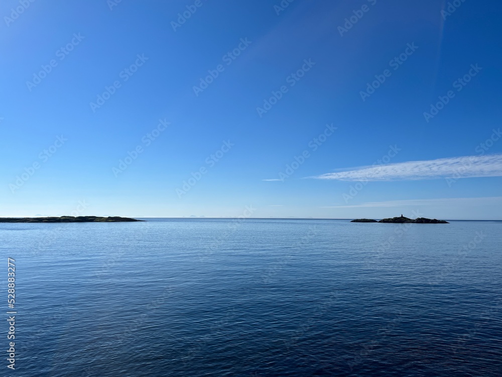 blue seascape, sea horizon, quiet sea surface