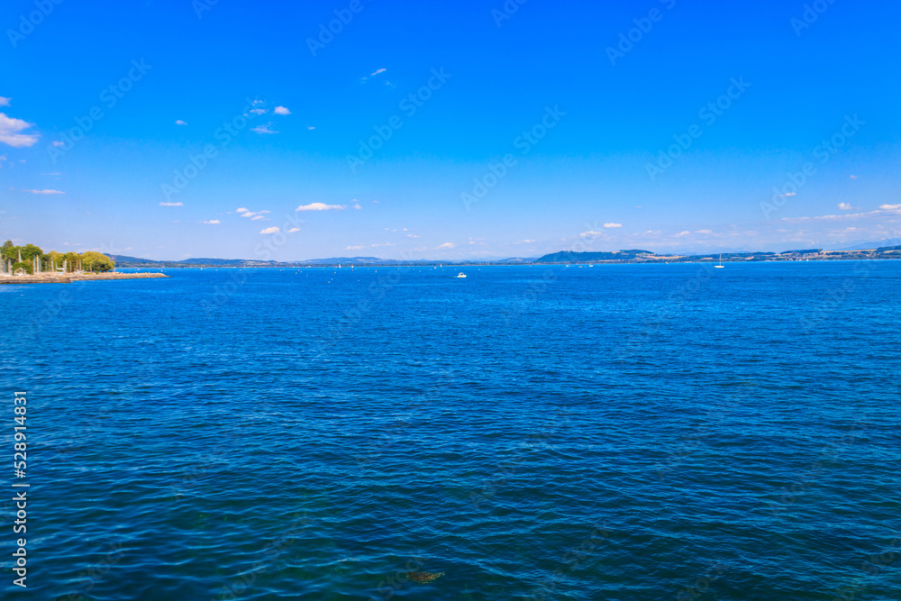 Fototapeta premium View of the Neuchatel lake in Neuchatel, Switzerland