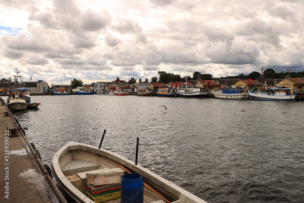 Fototapeta premium Panorama des Fischereihafens Freest am Peenestrom