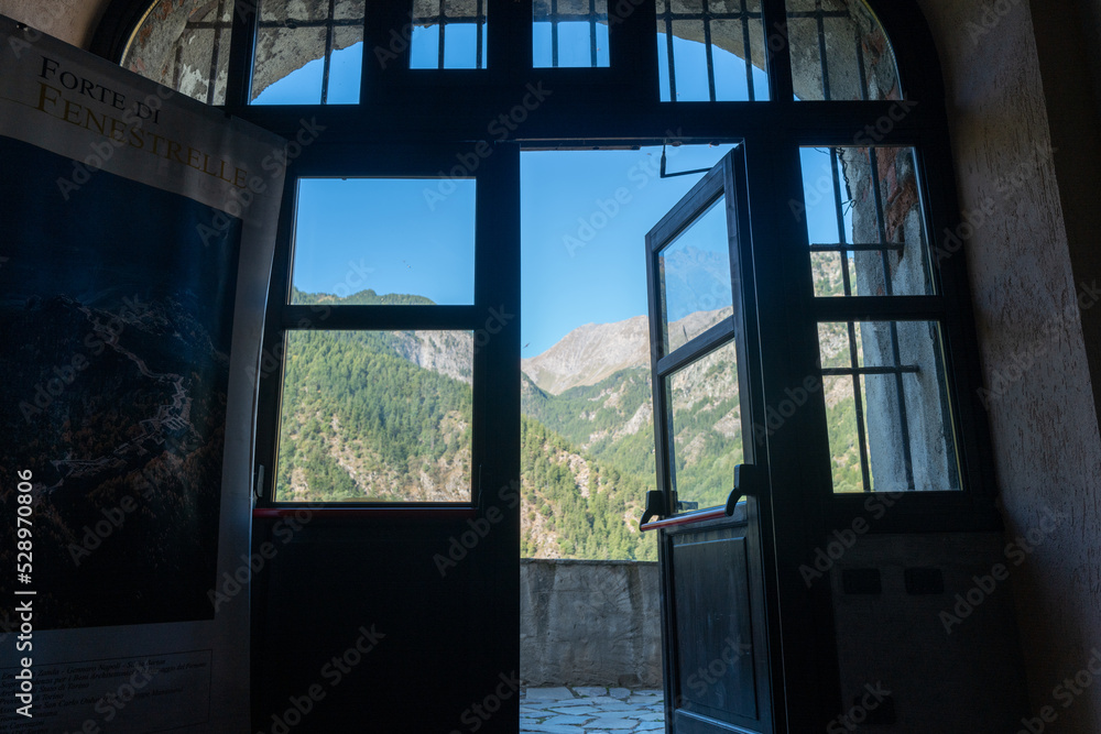 Fototapeta premium un restaurante sul montagna 