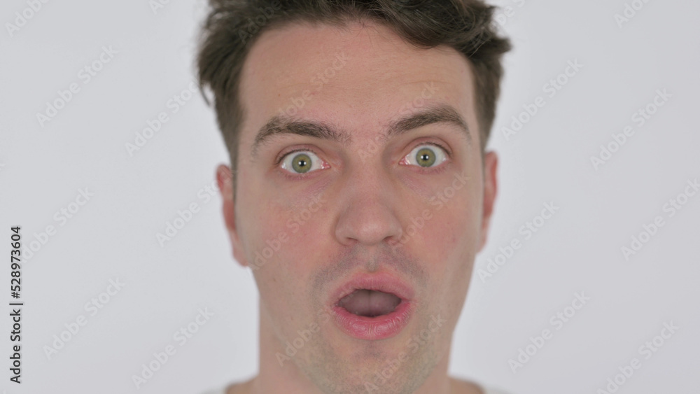 Obraz premium Face Close Up of Shocked Young Man