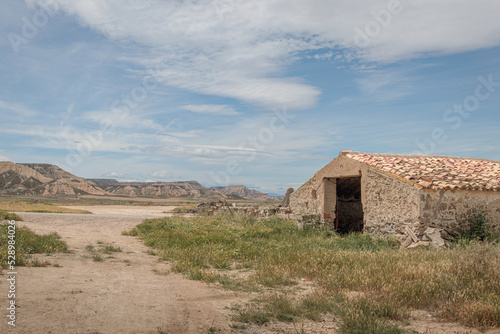 Obraz na plátně Cabin (lodge, small house) in Badlans of Navarre (Bardenas Reales de Navarra) dessert in the middle of Spain