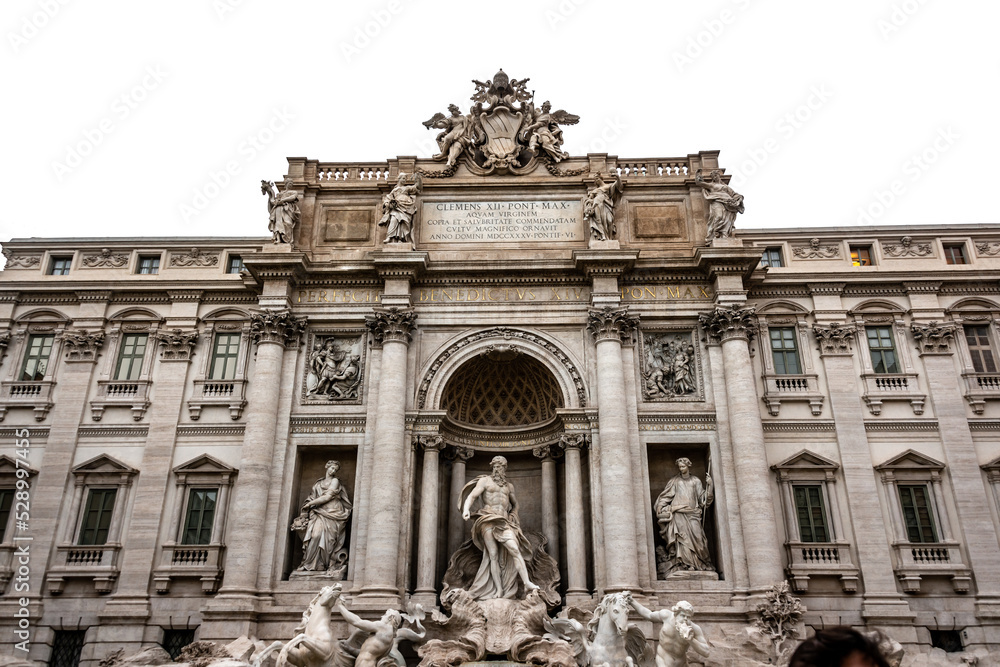 trevi fountain in rome italy renaissance art hisoty in italy europe and roman empire