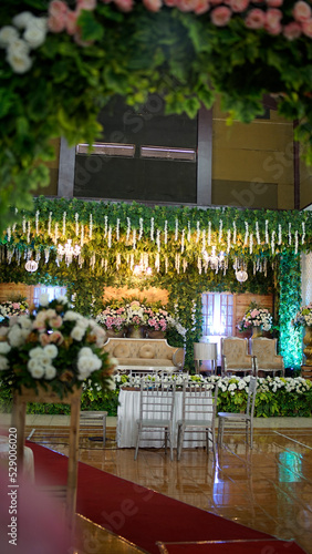 A wedding decoration that is simple but elegant © adelukmanulhakim