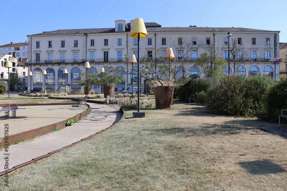 Obraz premium La place Francheville, ville de Périgueux, département de la Dordogne, France