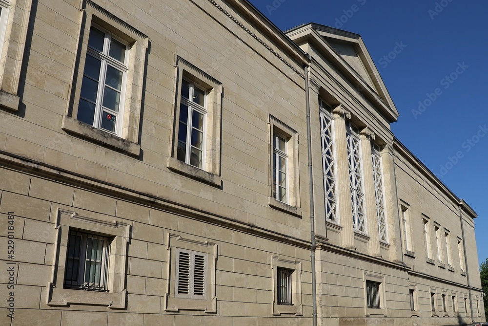 Le palais de justice, vue de l'extérieur, ville de Périgueux, département de la Dordogne, France