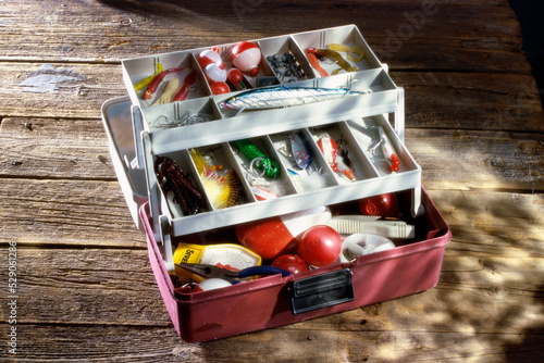 Fishing tackle box