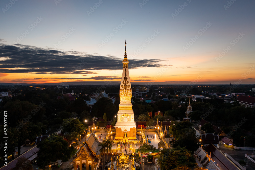 Phra That Phanom, a respectful of Nakhon Phanom People to Gold pagoda, settle in the center of the temple.