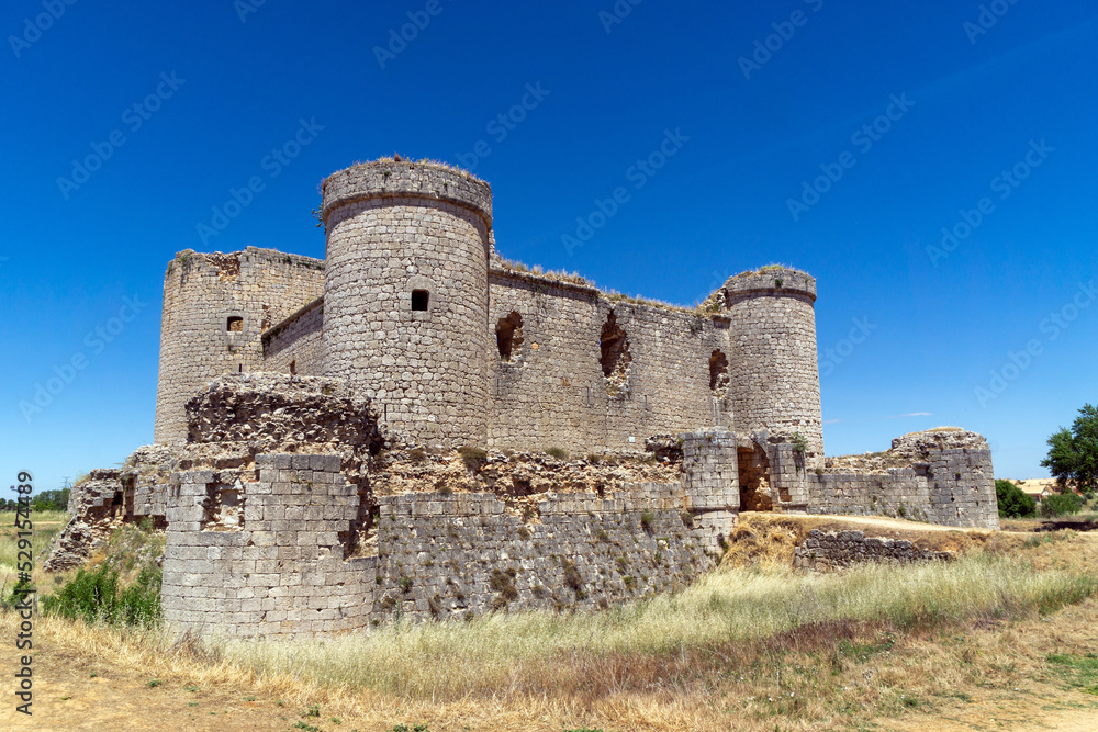 Castillo de Pioz (siglo XV). Guadalajara, Castilla la Mancha, España.