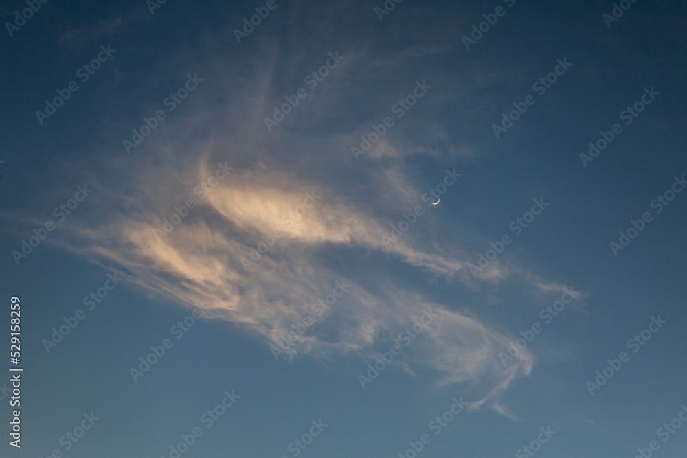 Obraz premium Beautiful cloudscape in the blue sky