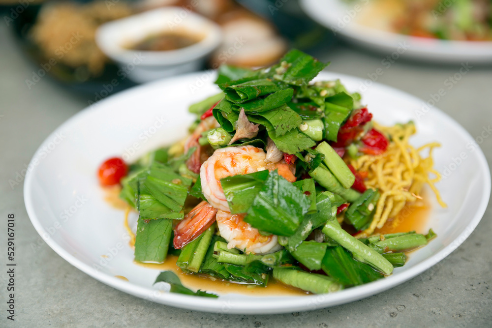 Crispy Yum Mee with Shrimp