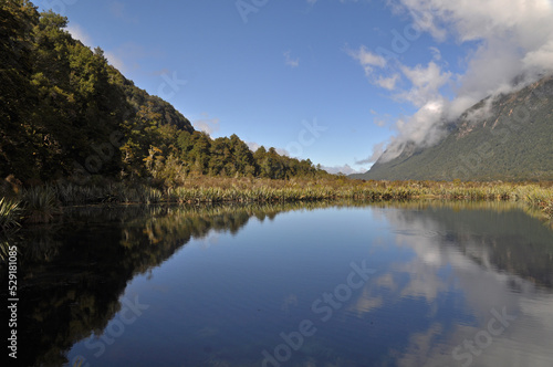Mirror Lake Fiordland national park Neuseeland
