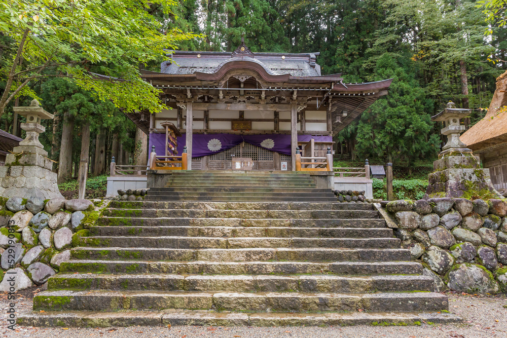 白川郷　神社　白川村　 白川八幡神社　神社仏閣　鳥居　 参道　参拝