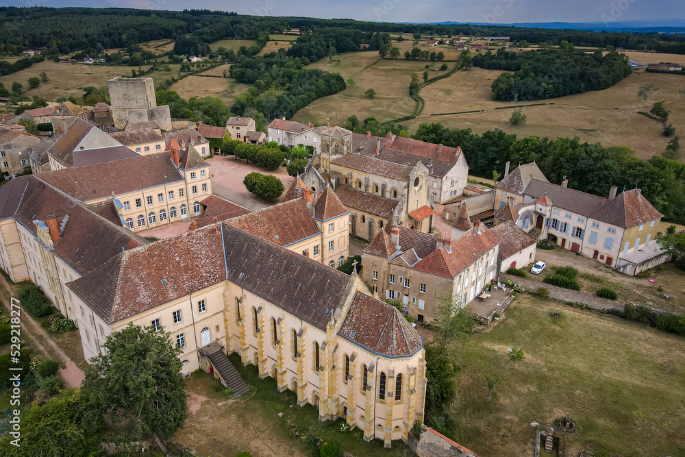 Obraz premium Aerial view of the beautiful french village of Semur-en-Brionnais during summer