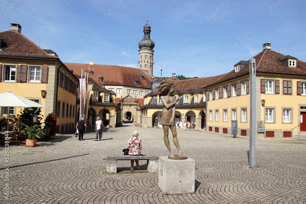 Bronze sculpture "Nora" by Malgorzata Chodakowska. On the square in