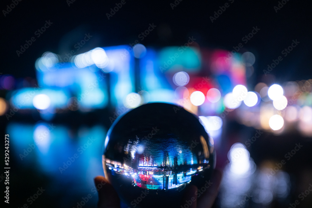 Lensball and City