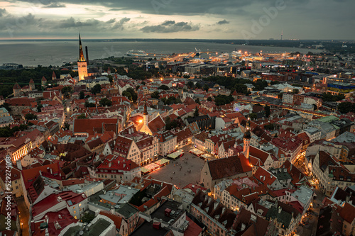 Obraz na płótnie panorama of the Old City. Tallinn, Estonia. August 2022 w salonie