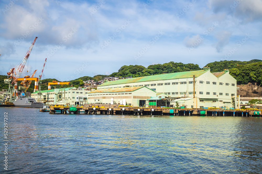 Naklejka premium クルージング船から望む長崎造船所 