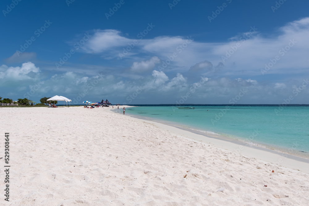 Tropical white beach in Madrisqui island (Los Roques Archipelago, Venezuela). Tropical white beach in Madrisqui island (Los Roques Archipelago, Venezuela).