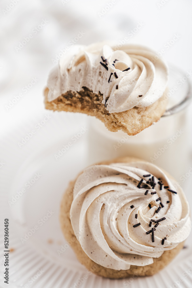 cookies with butter cream nutmeg sweet dessert cafe cookies with butter cream nutmeg sweet dessert cafe