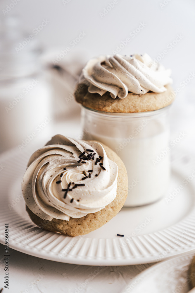cookies with butter cream nutmeg sweet dessert cafe cookies with butter cream nutmeg sweet dessert cafe