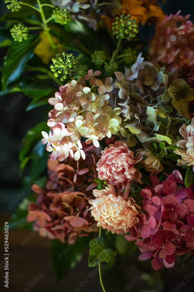 Obraz na płótnie jesienny bukiet, kompozycja kwiatowa z jesiennych kwiatów, boho bukiet,autumn bouquet  w salonie