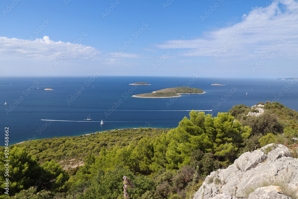 Fototapeta premium PANORAMA DI PRIMOSTEN IN CROAZIA 