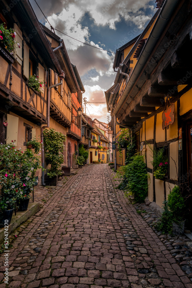 Fototapeta premium Street scene in Eguisheim France