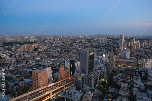 東京都世田谷区 三軒茶屋 スカイキャロット展望ロビーからの夕暮れの眺め（南側）