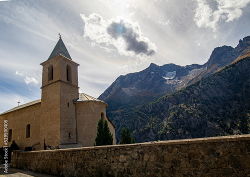 église de St Christophe en Oisans et tête de Lauranoure