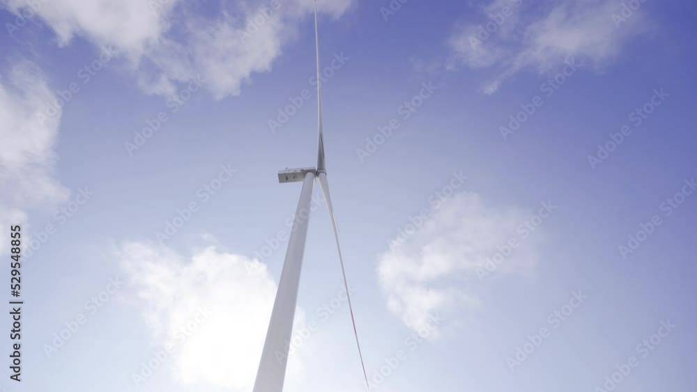 Wind turbines.
The wind turbine that rotates with the sky.
Wind turbines.
The wind turbine that rotates with the sky.
