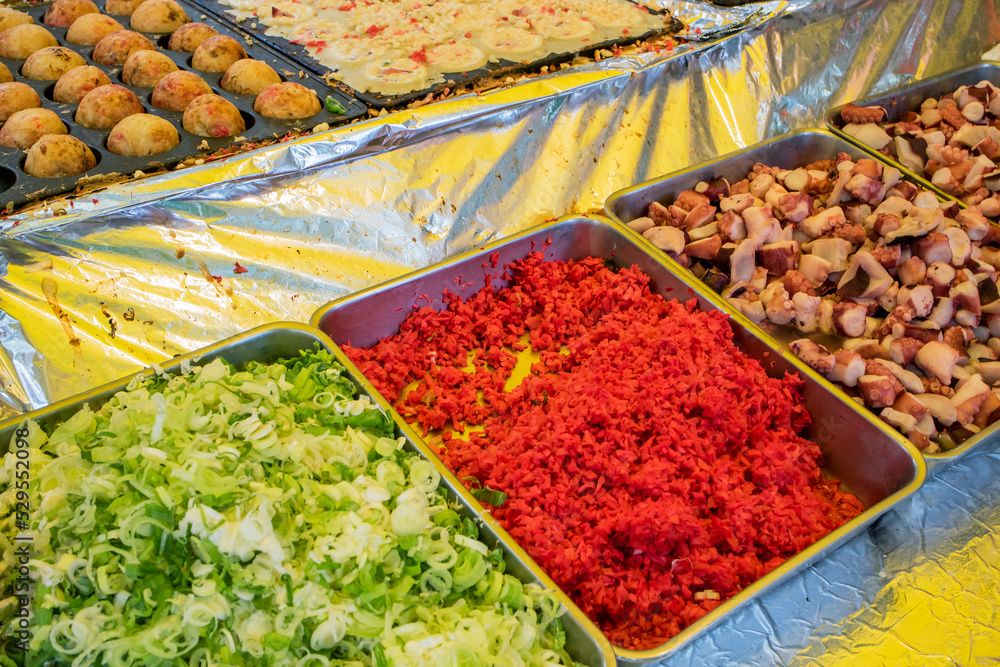 Fototapeta premium たこ焼き 粉物 料理 鉄板 屋台 縁日