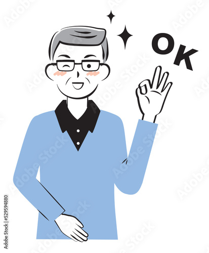 OKサインを出す私服の高齢の男性　3c