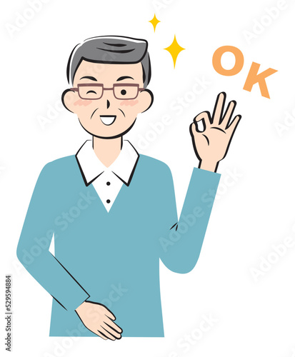 OKサインを出す私服の高齢の男性