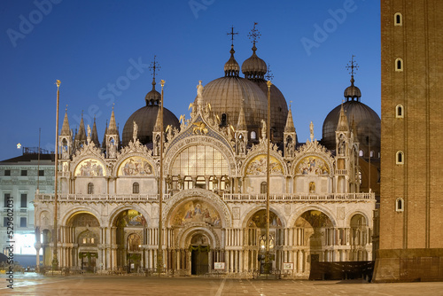 Venezia. Facciata della basilica di San Marco © Guido