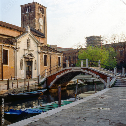 Venezia. Dorsoduro. Chiesa con campanile e ponte a San Nicolò dei Mendicoli. photo