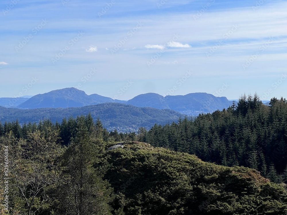 Obraz premium Hiking Trial Ulsetvarden Geitanuken Åsane Bergen Norway