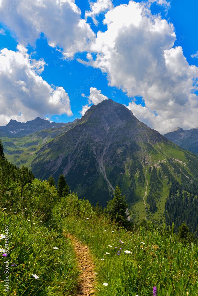 Fototapeta premium Lech am Arlberg (Vorarlberg, Österreich)