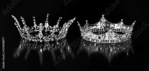 Принти на полотні king crown isolated on black background