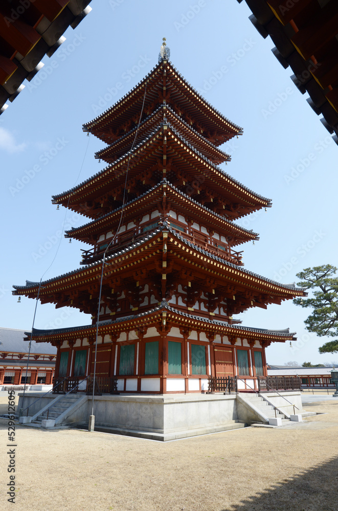 Naklejka premium 薬師寺 西塔 奈良県奈良市西ノ京町