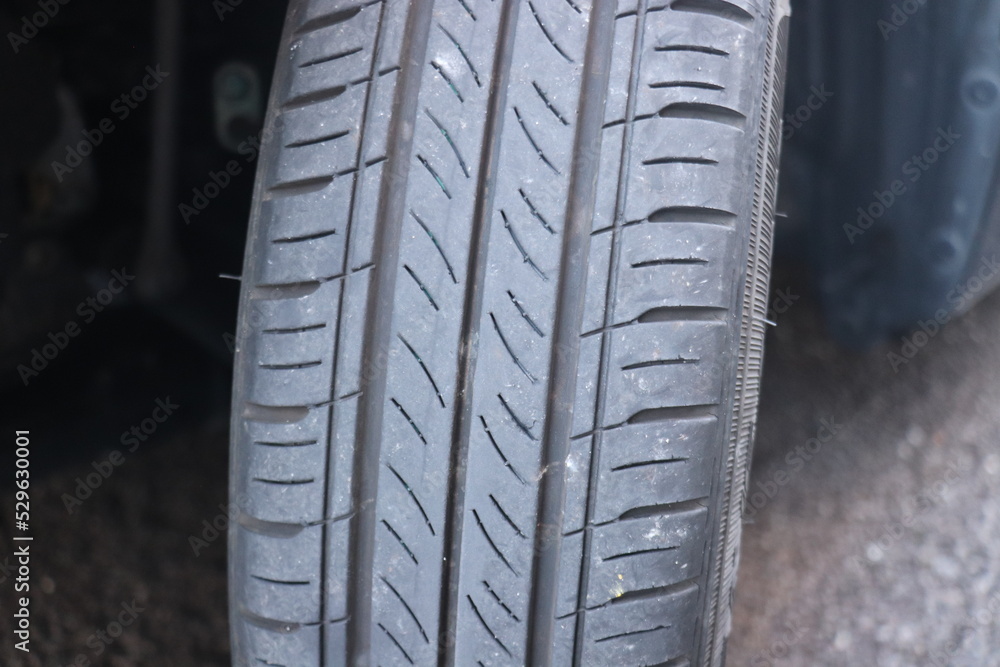 自動車のタイヤの溝 自動車のタイヤの溝