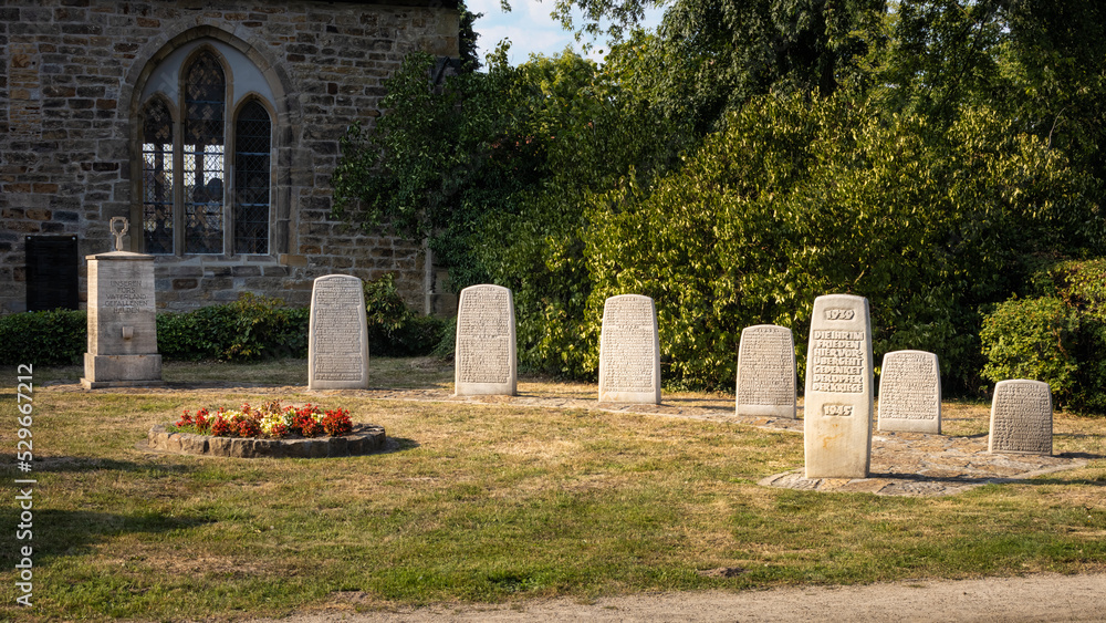 Fototapeta premium Gefallenendenkmal beim Kloster Loccum