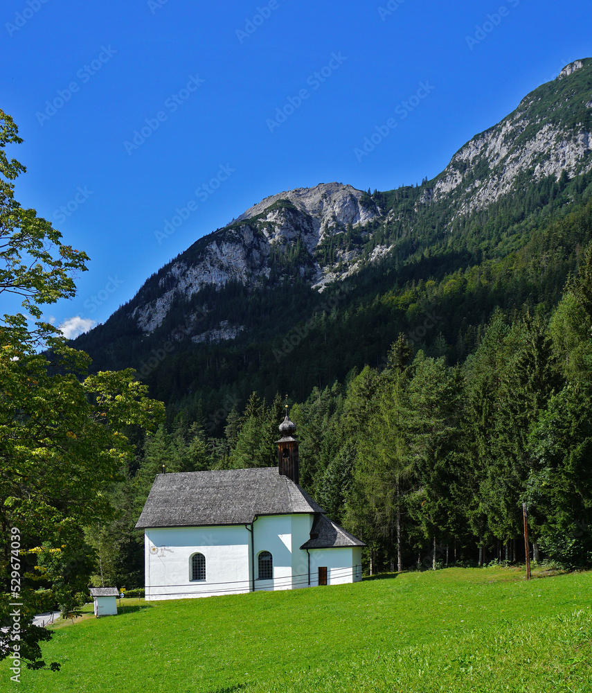 St.Leonhard-Kapelle bei Bärnstatt am Hintersteiner See im Wilden Kaiser, Österreich