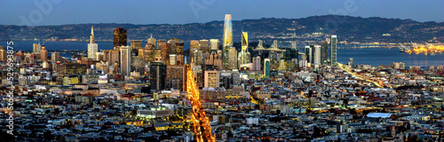 Canvas Print San Francisco skyline in the evening hour