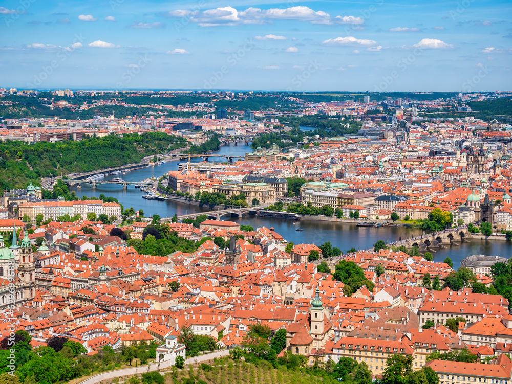 Obraz premium View from above with the famous Charles Bridge over Vltava river in Prague, Czech Republic