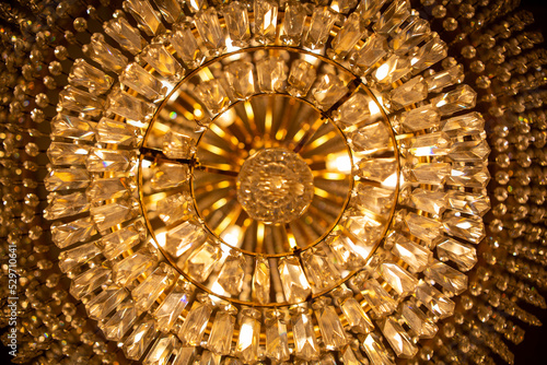 Scala glass chandelier clos up cristal Milan Italie 1