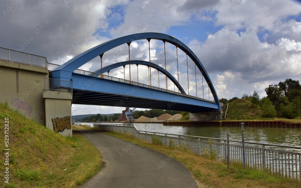 bridge over river Dortmund-Ems-Kanal
Kanal in Deutschland
