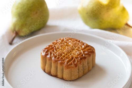 mooncake with pears