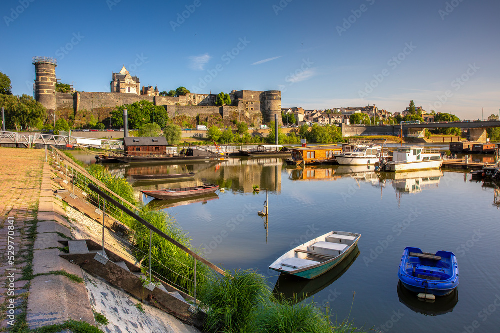 Paysage en Anjou, le château d'Angers en France.